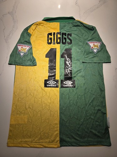 Ryan giggs signed manchester - signed,