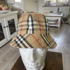 Burberry Bucket Hat Medium