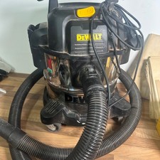DeWalt DXV20S 1050W Wet & Dry Vacuum Cleaner With Bags & Brand New Filter
