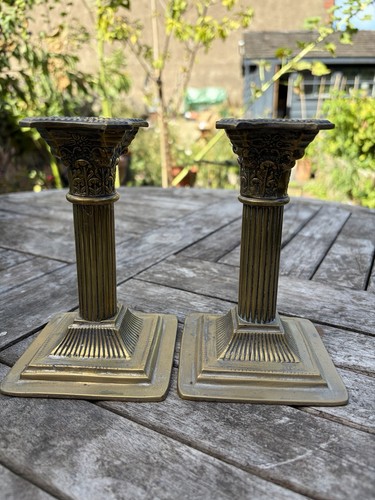 Pair corinthian column - of,