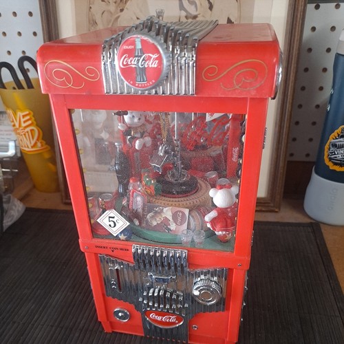 Coca machine vintage - coca,