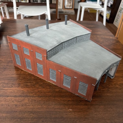 Model train roundhouse - model, track