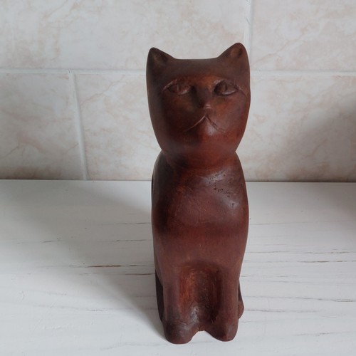 Vintage sitting cat figurine - sitting,
