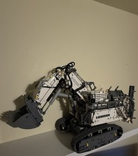 LEGO Technic 42100 Liebherr R
