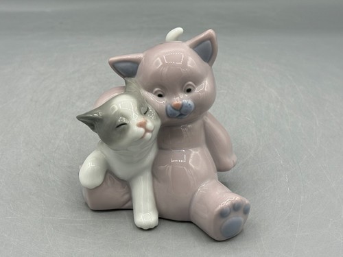 Lladro nao cat - cat, with
