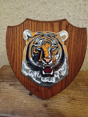 Leyland tiger badge bus - badge,