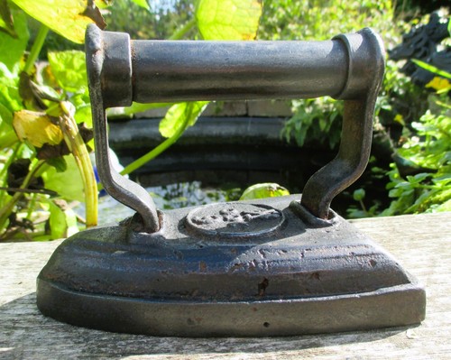 Antique cast iron - iron,