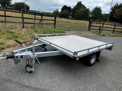 Flat bed bespoke made to - bed,