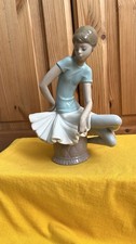 LLADRO 1361 Seated Ballerina Julia Retired Perfect