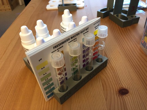 Aquarium test kit - test, holder
