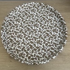 Retro Acorn Leaves Metal Round