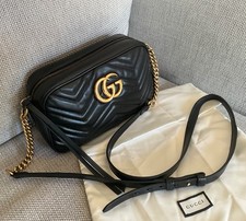 Gucci marmont shoulder bag with gold GG - black quilted leather
