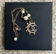 Chanel Bracelet CC Logo Pearls