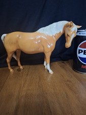 Beswick Palomino horse Mare