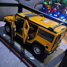 Maisto 1:18 HUMMER H2 SUV jeep