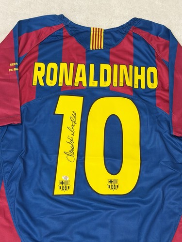 Ronaldinho signed barcelona - ronaldinho,