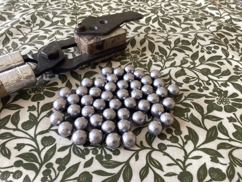 Lead ball catapult ammo - 50,