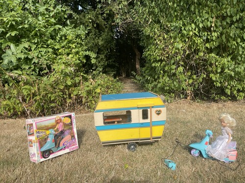 Mixed sindy lot caravan - sindy,