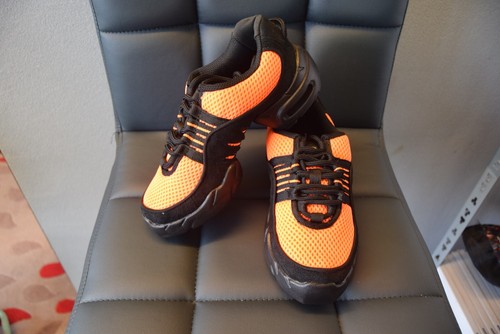 Black and orange - black,