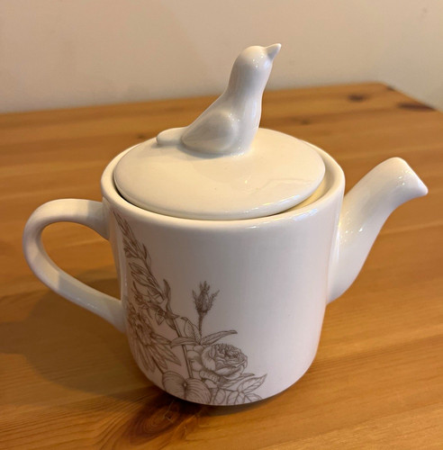 Rhs cup white ceramic teapot - 1,