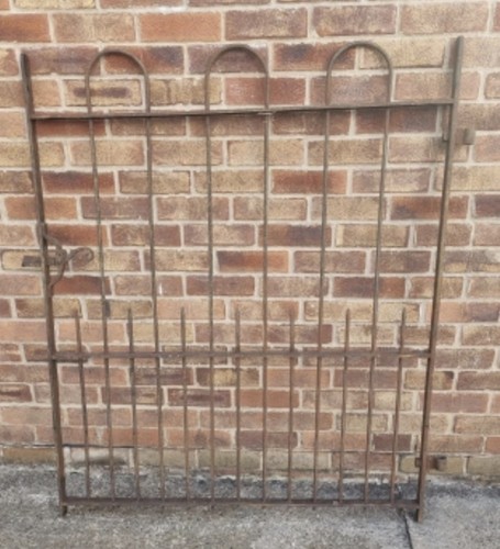 Single antique gate - single,