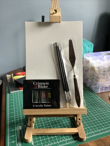 Small artists table top easel - table,