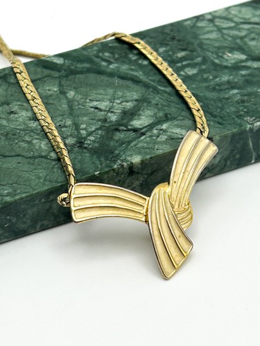 Vintage trifari gold - trifari, tone
