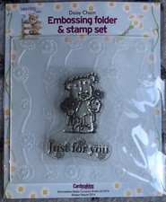 Daisy Chain Embossing Folder & Bentley Bear Stamp Set Including Sentiment - BN