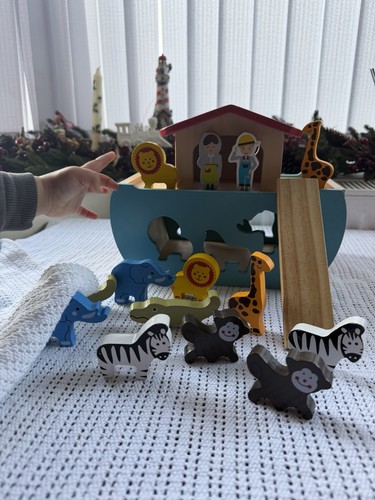 Wooden animals shapes noahs - animals,