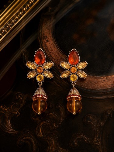 Vintage amber floral drop - amber,