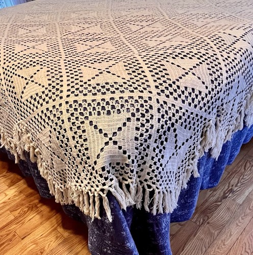 Vtg hand crocheted bedspread - vtg,