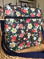 Medium Cross body bag -new- HANDMADE - Floral Laminated Cotton Fabric - Oilcloth