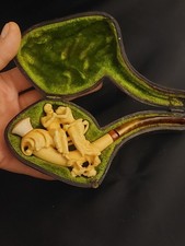 Lovers RARE Antique Meerschaum pipe original velvet and leather case.