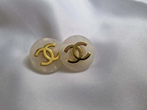 Lot two chanel - chanel, white