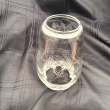 VINTAGE  OLD STOCK EMBOSSED BAT  DECORATED STORM HURRICANE LAMP GLASS SHADE