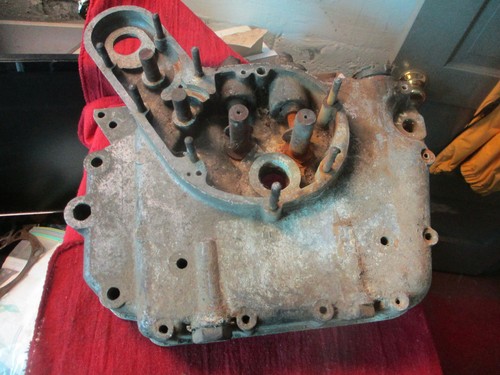 Engine case half vintage royal - case,