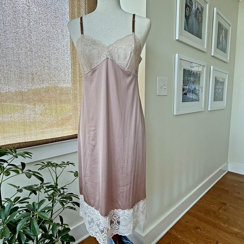 Vintage vanity fair - lace, full