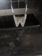 WOLSELEY BONNET BADGE. 1500