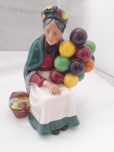 Vintage royal doulton - royal, figure