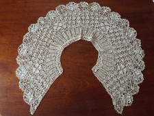 ANTIQUE MALTESE SILK LACE COLLAR