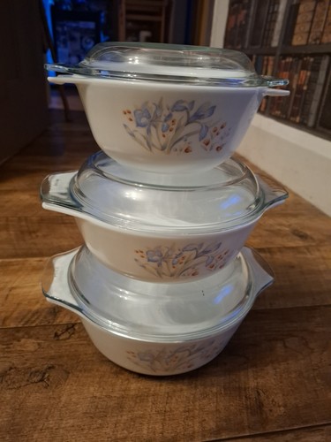 Pyrex bowls with lids - pyrex,
