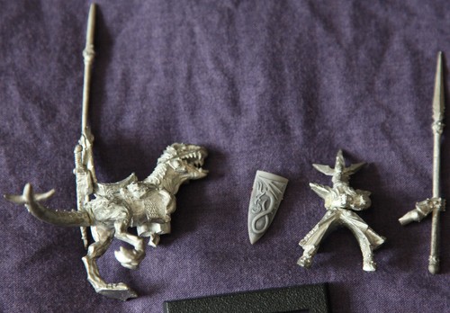 Dark elf general - dark, armoured