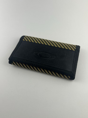 Oakley large yellow tri fold - oakley,