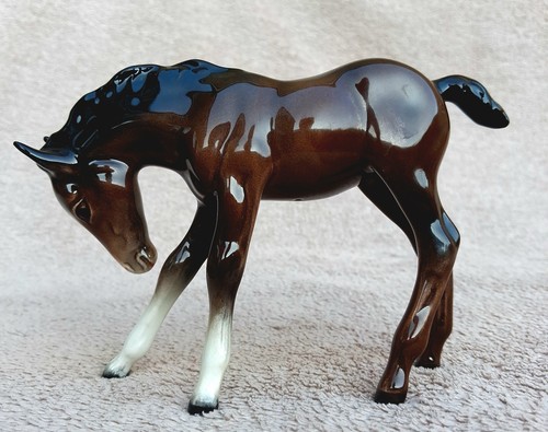 Beswick head down horse - head,