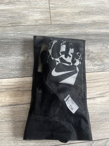 Goalkeeper gloves - goalkeeper,