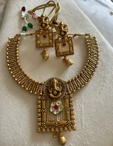 Gold tone asian ganesha - asian,