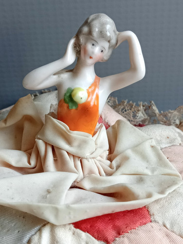 Vintage ceramic bathing belle - vintage,