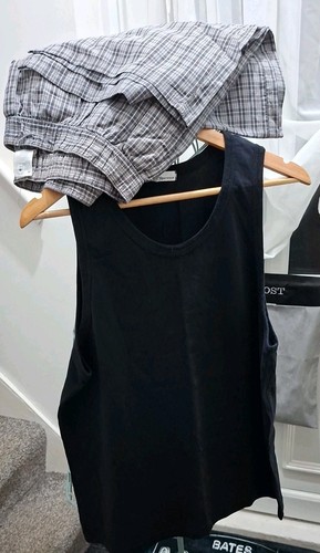 Mens size pyjamas - l,