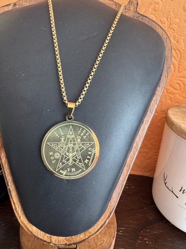 Gold tone tetragrammaton - gold,