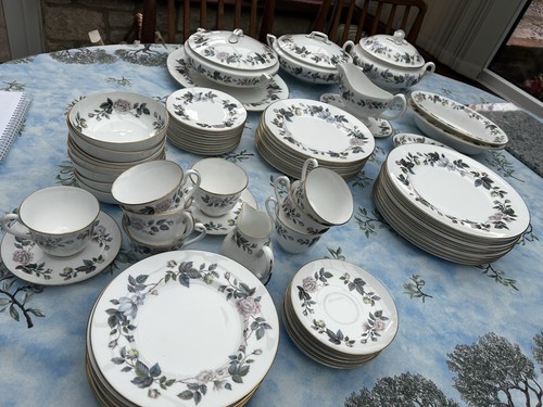 Royal worcester june garland - royal,